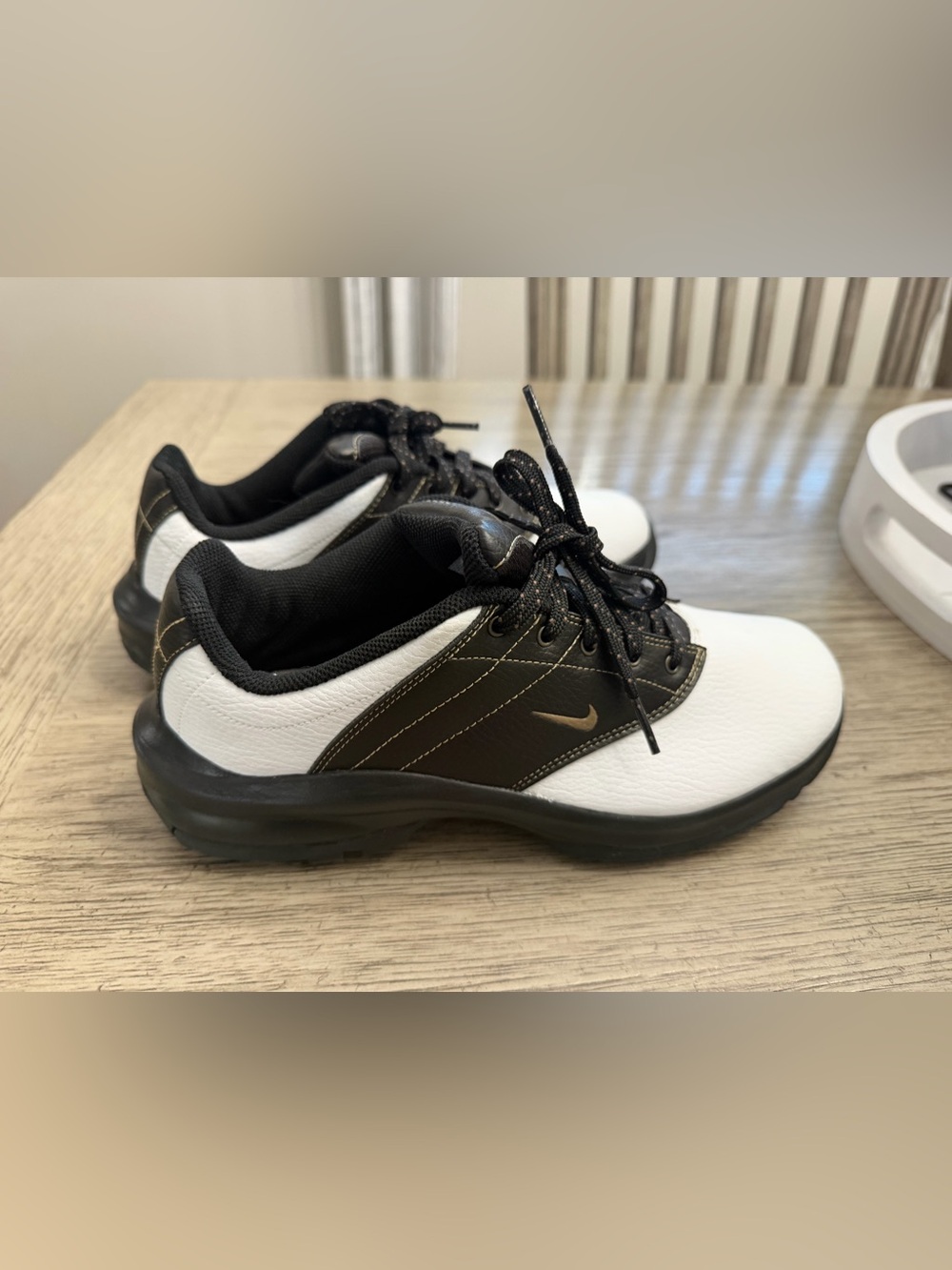 Nike Youth Golf Performance Saddle Shoes — BRAND NEW!